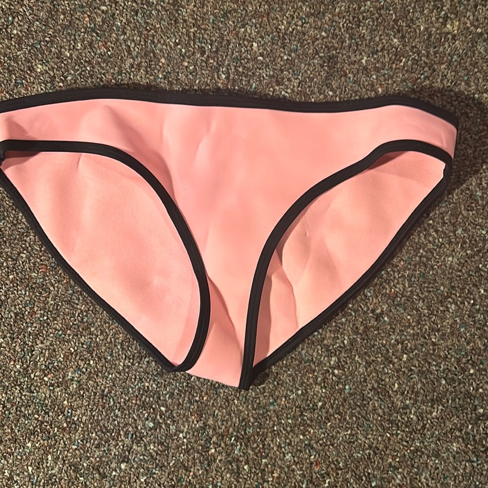 Pink and black triangle bottoms women’s xl